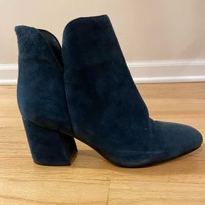 Vince Camuto navy suede booties